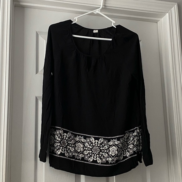 Old Navy Tops - Old Navy Black Long-Sleeve Tunic with White Embroidered Hem